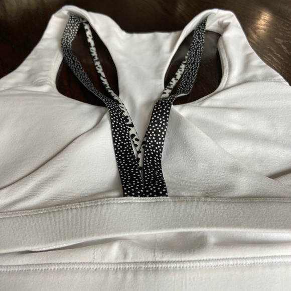 Fabletics Sports Bra - Picture 4 of 5